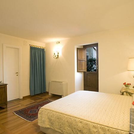 Locanda Della Taverna Etrusca Sovana Esterno foto